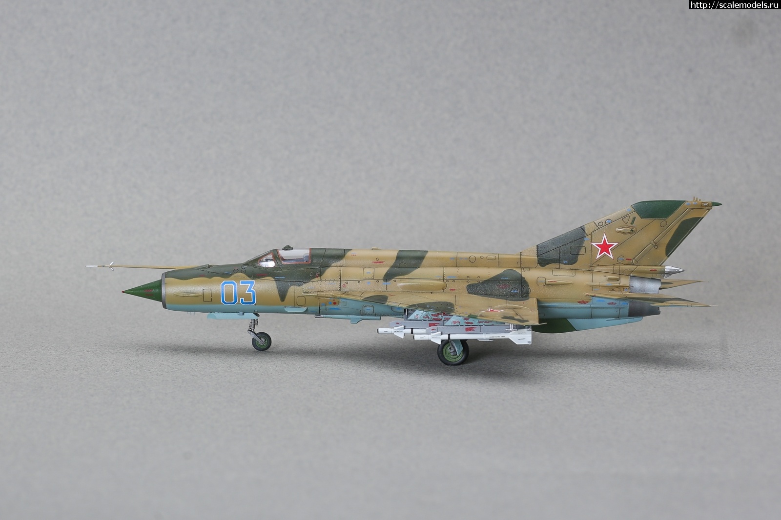 1747426997_235B9965.jpg :  Group Build:  -9 -21   72  