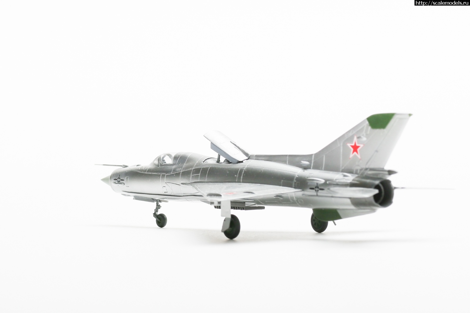 1747428635_003.jpg :  Group Build:  -9 1-    72  