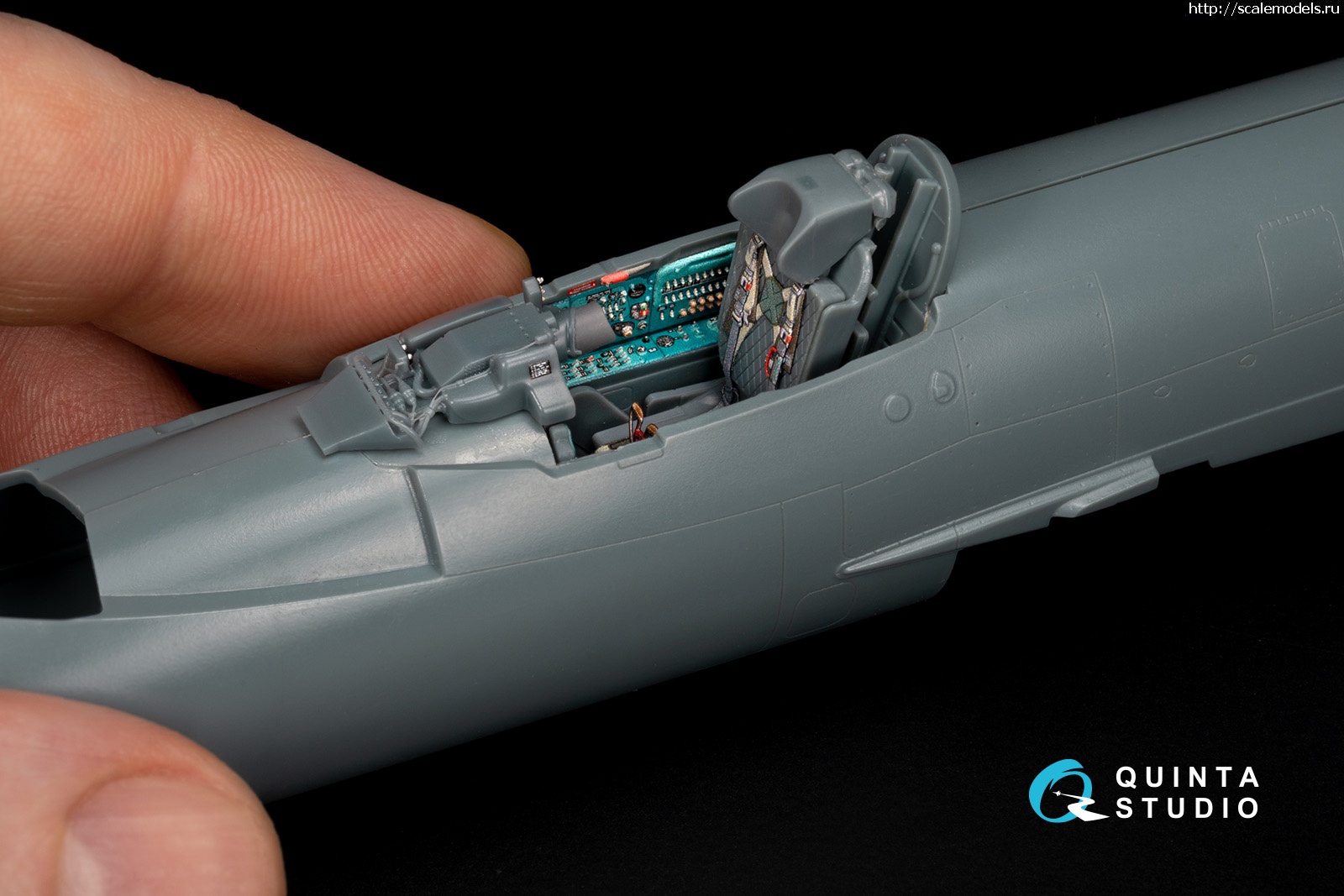 1751961335_QD48552-MiG-21R-green-cockpit-Eduard_01.jpg :   Quinta Studio  