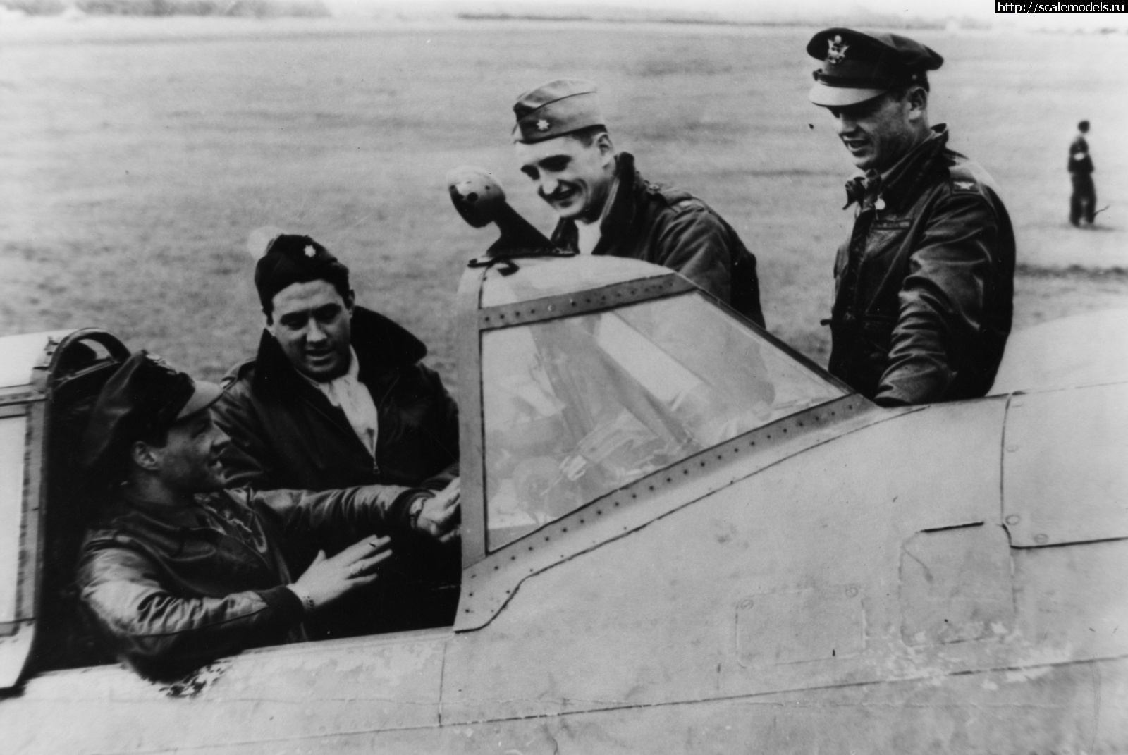 1754765488_media-456957.jpg : #1887707/ 1:48 Tamiya P-47D Razorback ������� ����