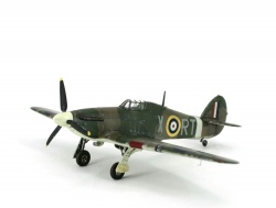 Academy 1/72 Hawker Hurricane Mk.I: 1754765686_10.jpg