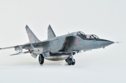 Kitty Hawk 1/48 -25