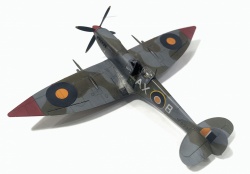 Eduard 1/72 Spitfire HF Mk.VIII Weekend edition: 1757866552_4.jpg