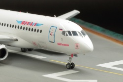 1/144 SSJ  100 : 1759091264_Model090.JPG