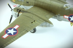 Academy 1/48 B-25G Mitchell: 1761128327_38.jpg