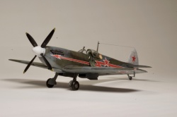 Eduard 1/72 Spitfire Mk.IXe  : 1763578321_326F8F78-88AF-4636-8EE4-5333FAB20E1C.jpeg
