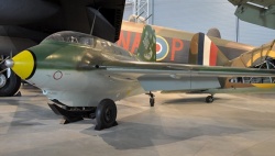 �������� 1/72 Me 163B-1a Komet, �/� 26, 1./JG 400, Brüggen: 1767885081_artifact-messerschmitt-me163b-1a-komet.jpg