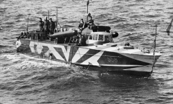 Italeri 1/35 êàòåð MAS-558 - Èòàëüÿíñêàÿ ãîí÷àÿ: 1771582377_MAS-558_1942.jpg