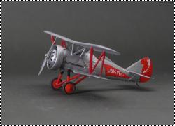 ICM 1/72 И-5 с красными флагами