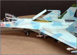 HobbyBoss 1/48 Су-27П 1 красный