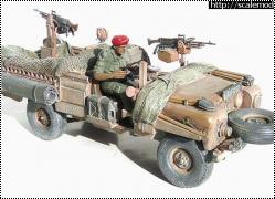 Tamiya 1/35 SAS Land Rover - Розовая пантера