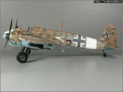 Italeri 1/72 Henschel Hs129B-2, Pilot - commander of 4(Pz)/Sch.G 2 oblt. Bruno Meyer, Castel Benito airfield, Libya, feb.1943