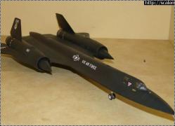 Моделист 1/72 SR-71 Blackbird - Один палка - два струна