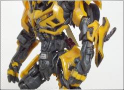 Takara Tomy 1/35 DMK02 Transformers Autobot BUMBLEBEE