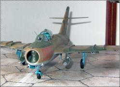 HobbyBoss 1/48 МИГ-17 JBG-37 Luftwaffe DDR