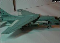 Academy 1/72 F-8 Crusader -   