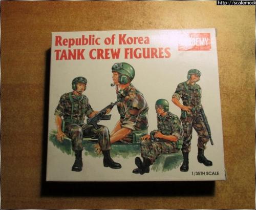  Academy 1/35 #1369 Republic of Korea Tank Crew Figures