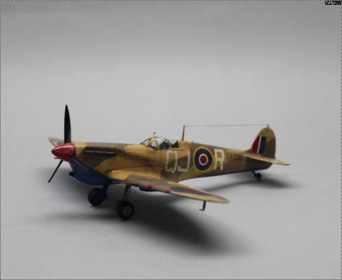 Tamiya 1/72 Spitfire Vb trop