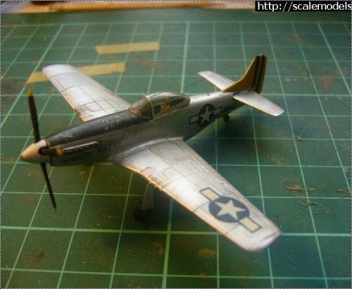 Academy 1/144 P-51D Mustang