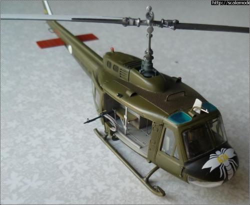 Italeri 1/72 UH-1H Iroquois - What a Wonderful World